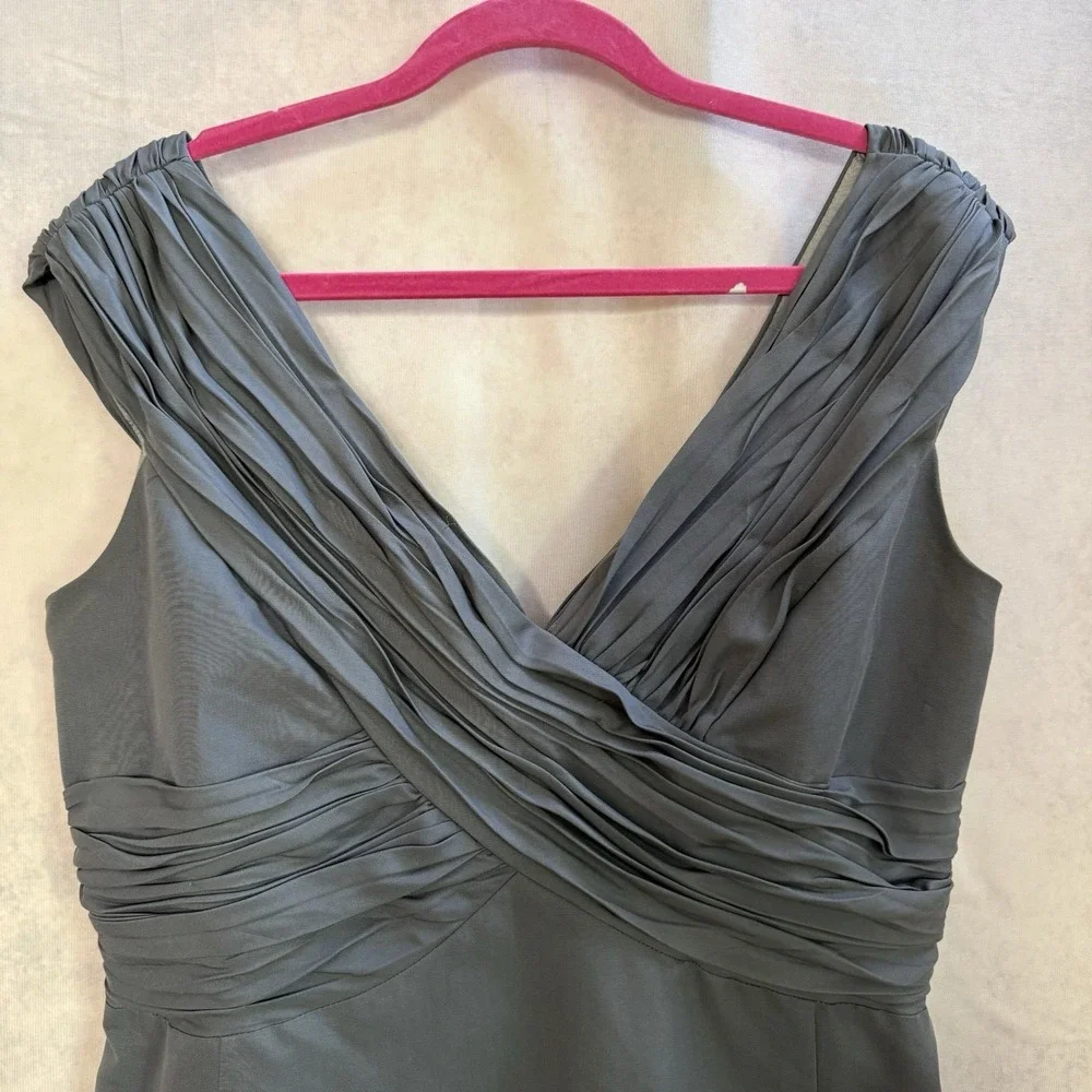Mirror of Venus Anthropologie Gray Silk V Neck A Line Dress Size 14‎ Pleated